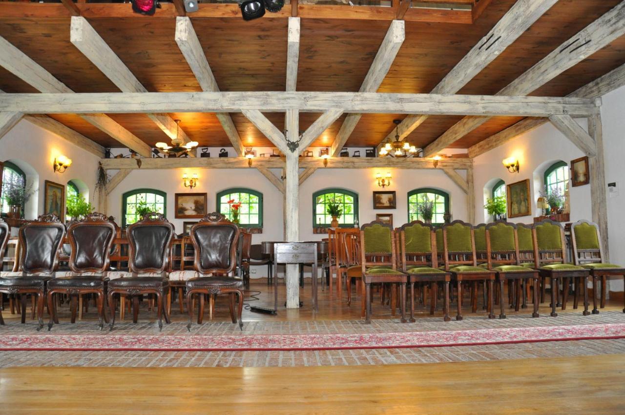 Domy Konesera Trzcin Exterior photo